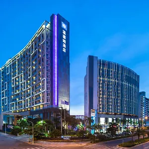 Wyndham Bay Отель